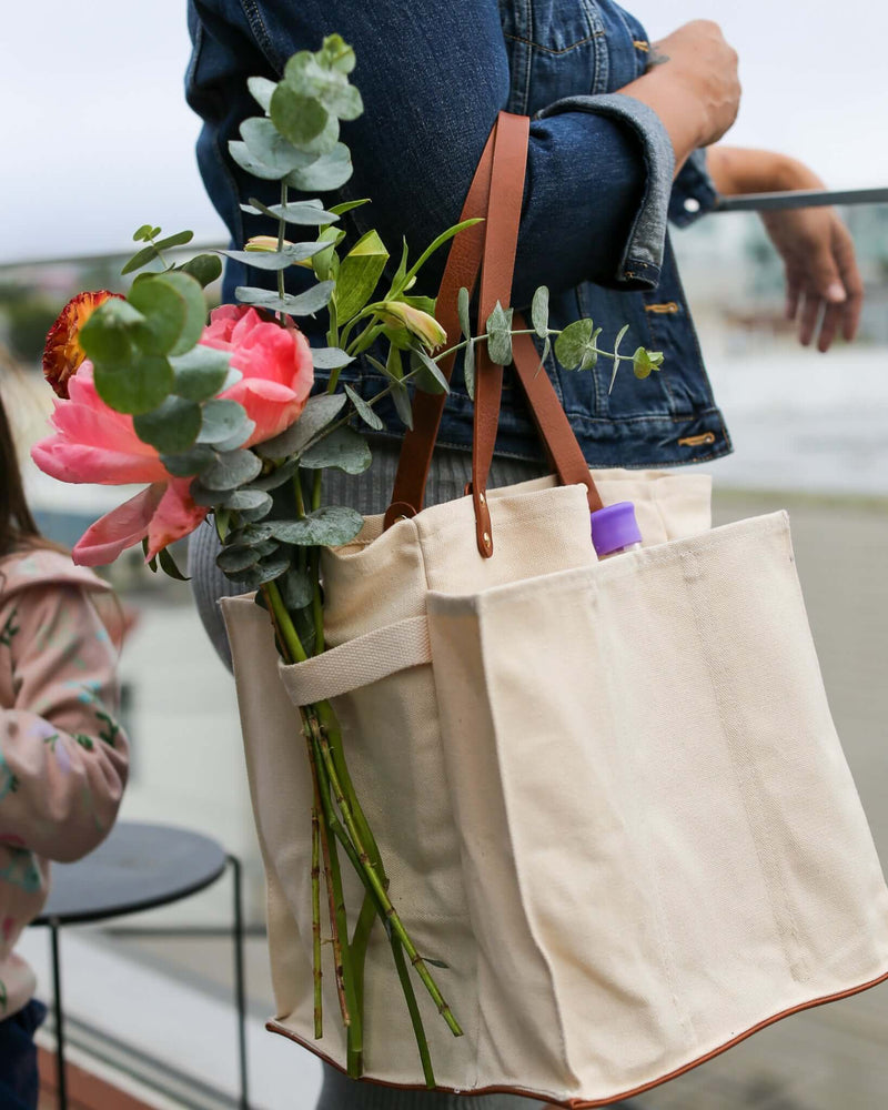  Market Tote canvas with vegan leather handles and base